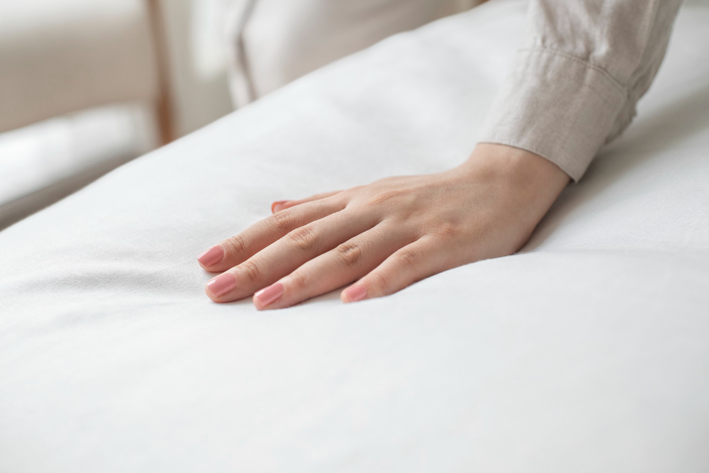 床墊推薦｜如何選擇自己的床墊,很多人都說要說睡硬一點對脊椎好｜凱旋名床